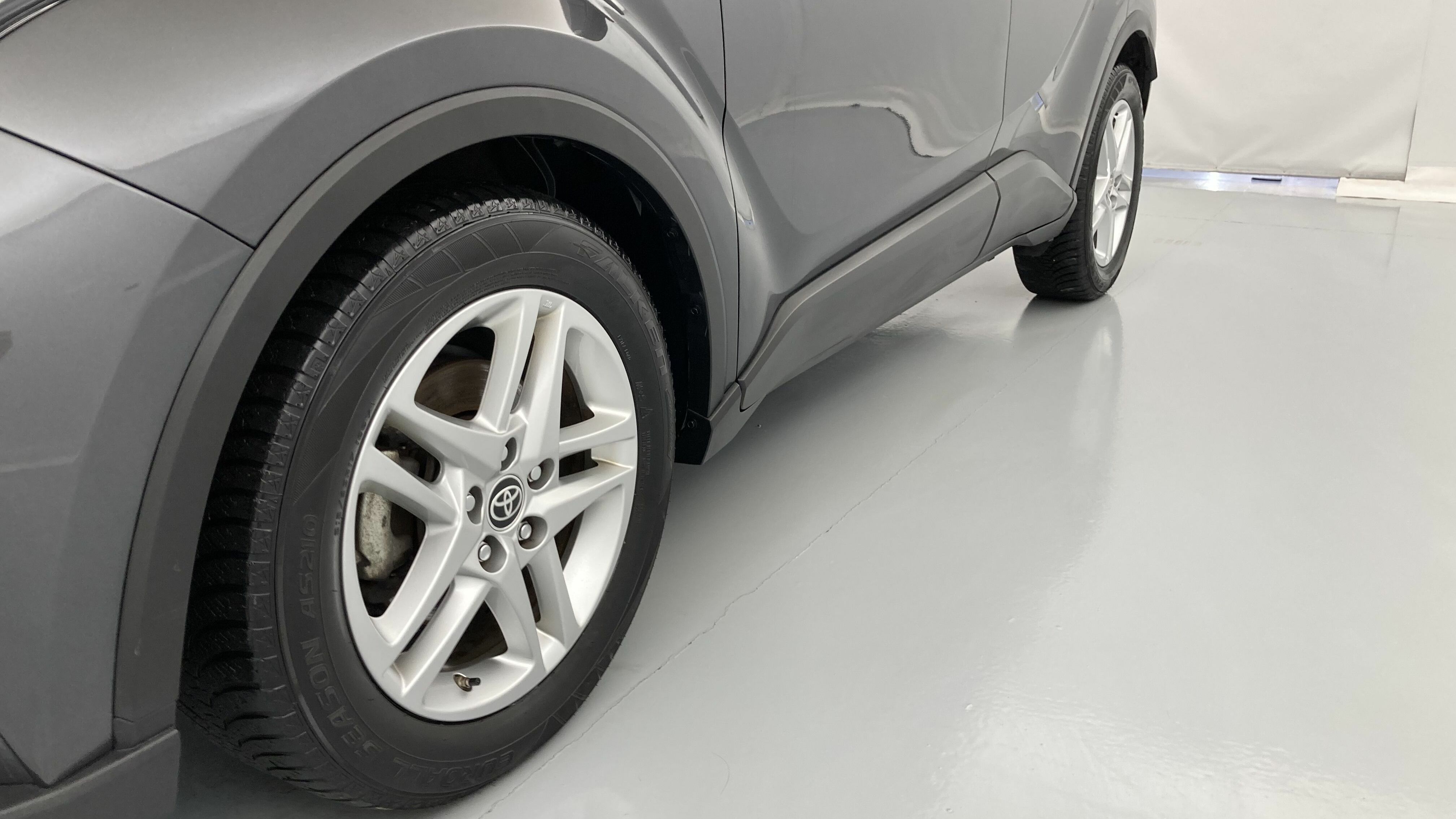 toyota c-hr business edition 1.8 E-CVT 125H 2023 gris 27