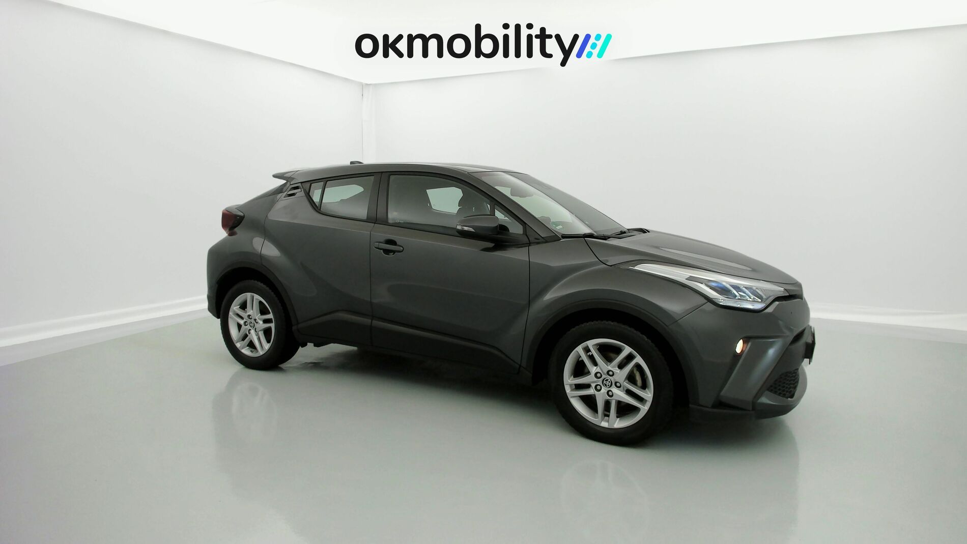 toyota c-hr business edition 1.8 E-CVT 125H 2023 gris 2