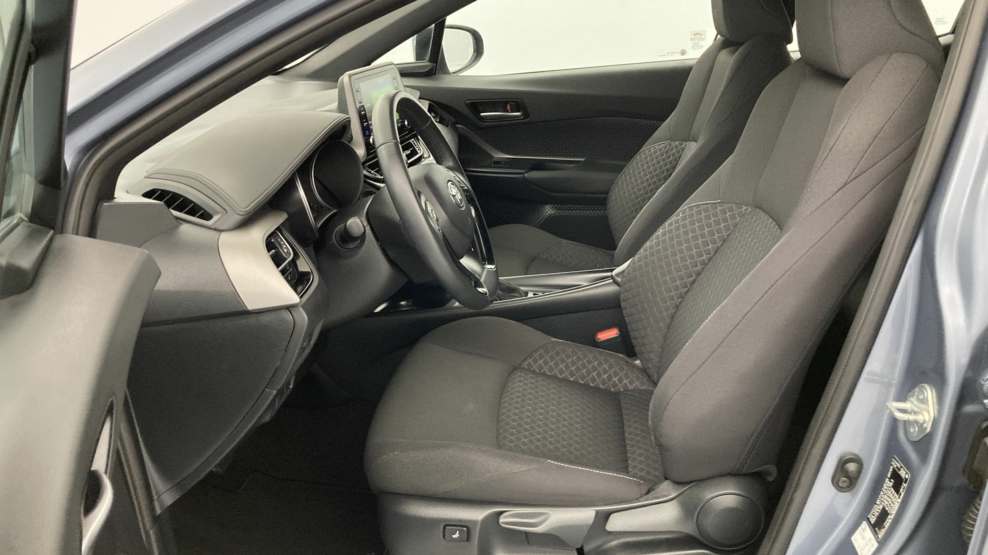 toyota c-hr business edition 1.8 E-CVT 125H 2023 azul sodalita 15