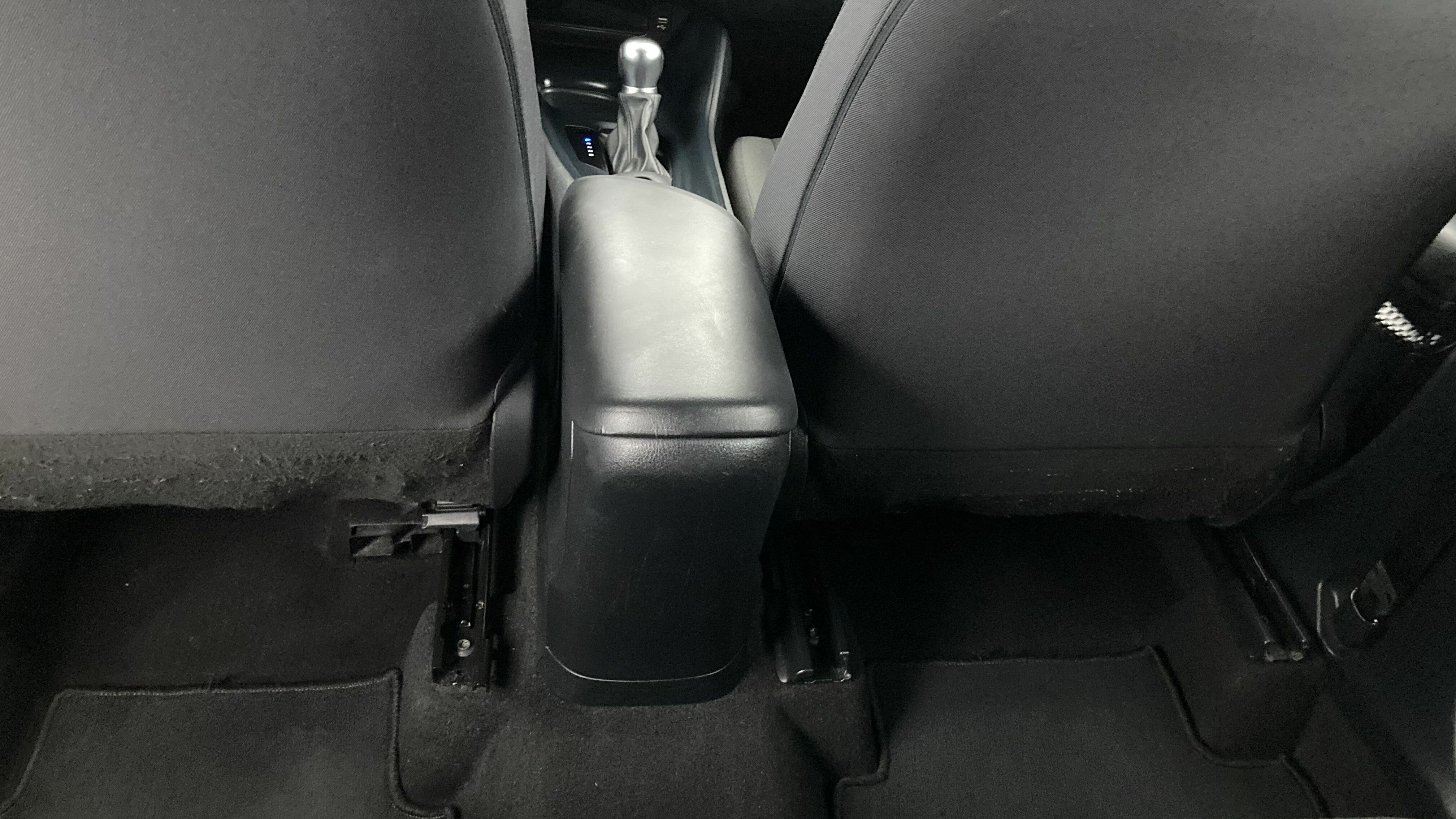 toyota c-hr business edition 1.8 E-CVT 125H 2023 azul sodalita 23