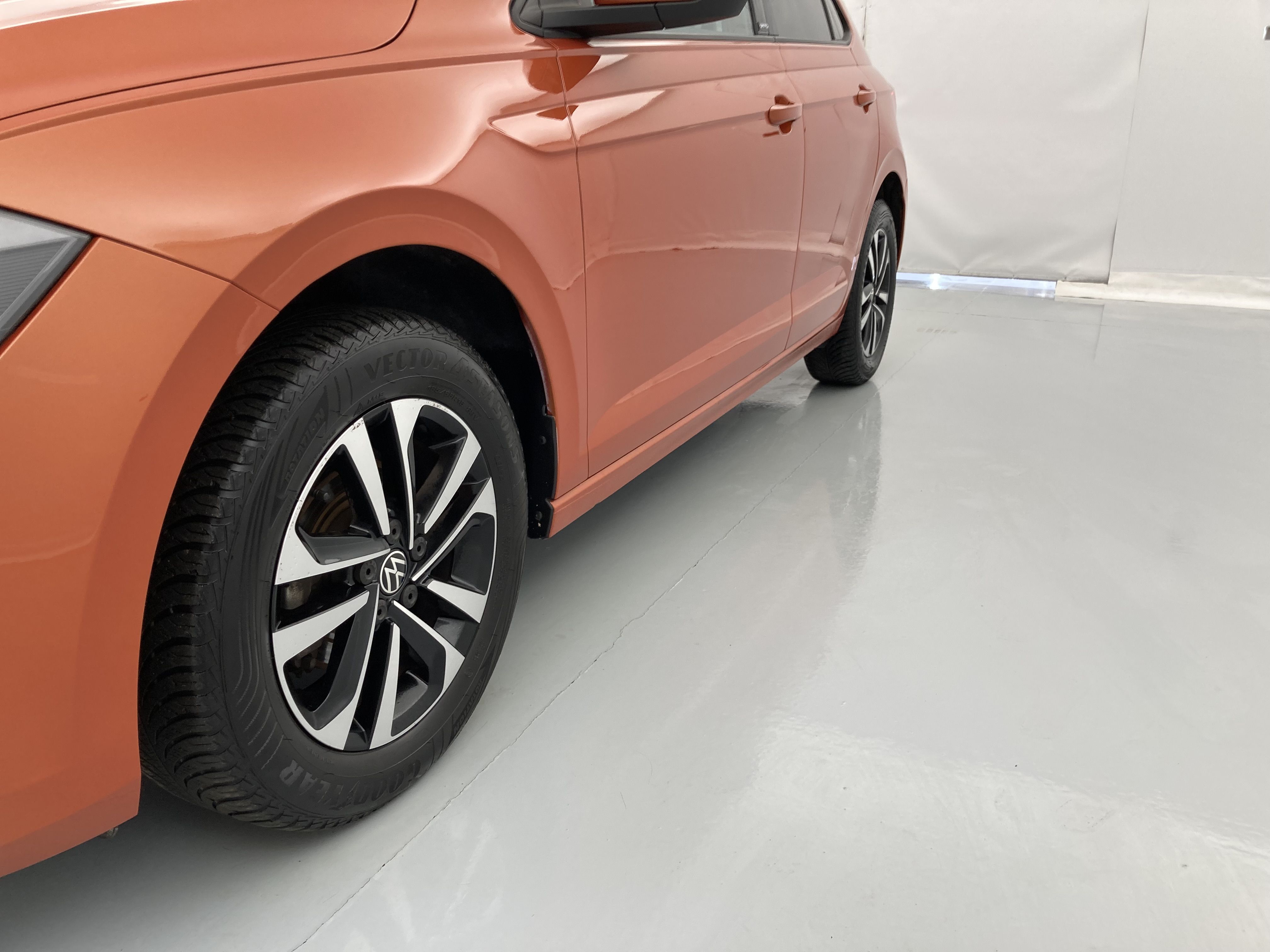 volkswagen polo united 1.0 TSI 95 2020 energetic orange metallic 29